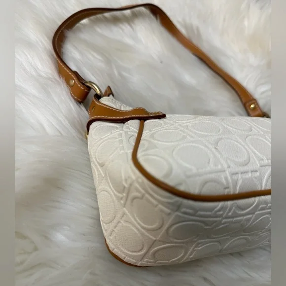 Salvatore Ferragamo White and Tan Shoulder Bag - Picture 4 of 11